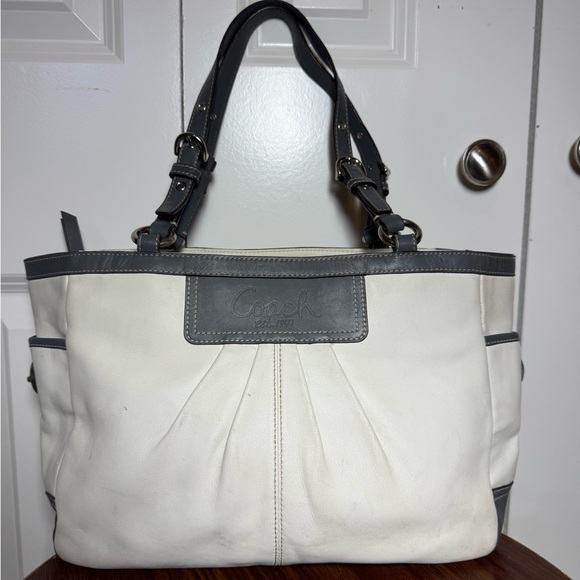 Coach Handbags - Coach F13759 White Leather Shoulder Bag Purple Lining Silver Hardware